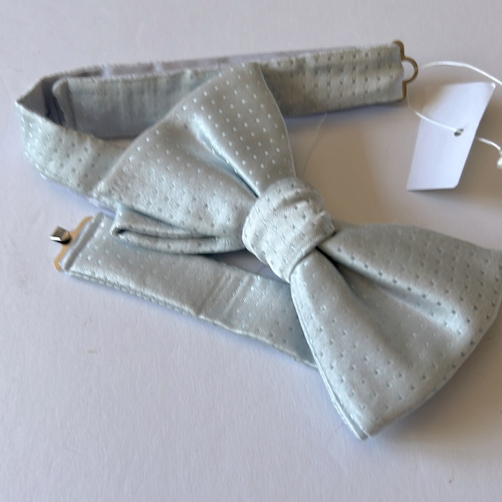 ETON SILK PIN DOT BOW TIE LIGHT BLUE PRE-TIED OS NWOT